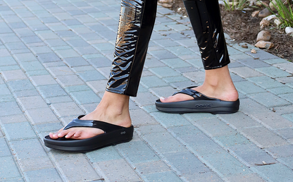 Women's OOFOS OOmega OOlala Recovery oofos Slide Sandals